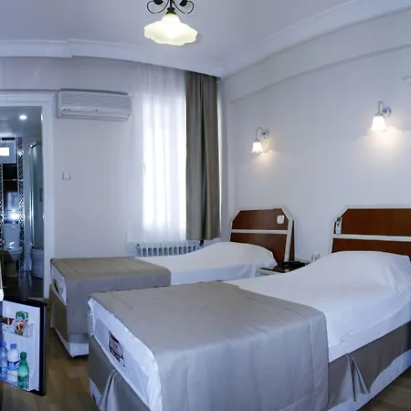 阿伊瓦萨利酒店 贝尔加马