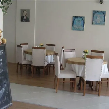 Ayvazali מלון 3*