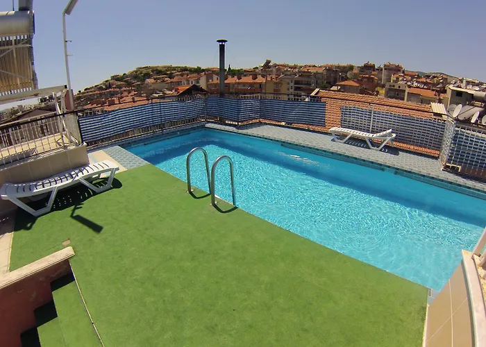 阿伊瓦萨利酒店