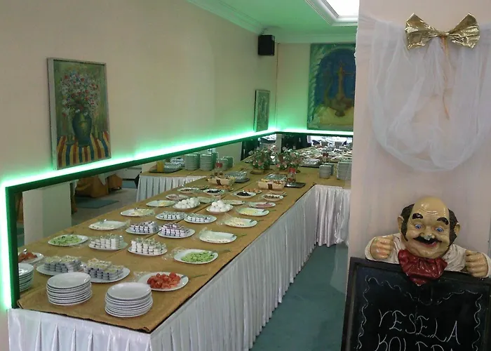 阿伊瓦萨利酒店 贝尔加马