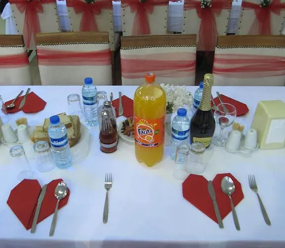 阿伊瓦萨利酒店